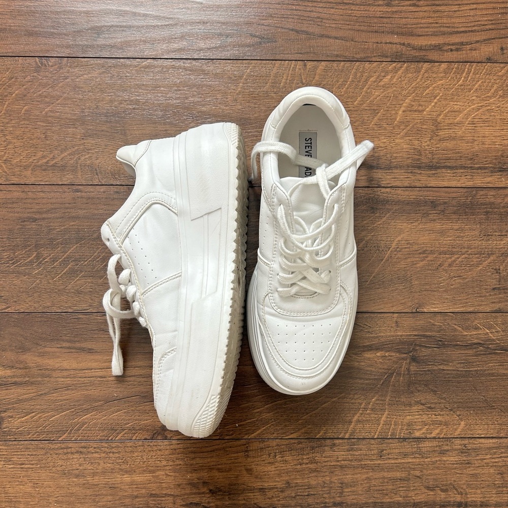 Steve Madden White Chunky Sneakers